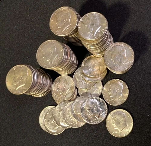 1965 to 1969 Kennedy 40% Silver Half Dollar (1 coin) Circulated to AU Lot #26K56