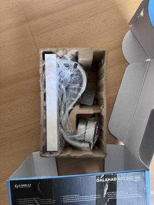 LIAN LI GALAHAD AIO 240 WEIẞ NEU ! Ohne Lüfter WASSERKÜHLUNG 240MM RADIATOR RGB
