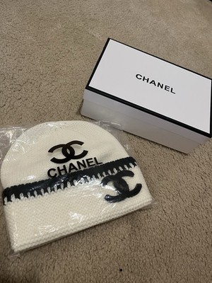 CHANEL Coco Beanie Knit Hat Cream/Black CC Logo Winter Cap New