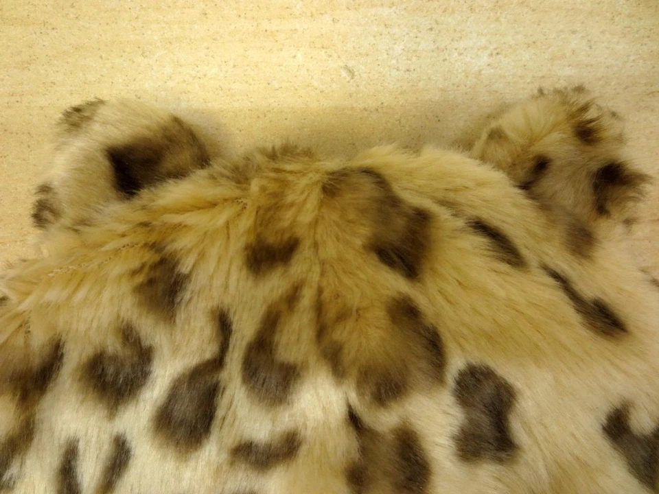 Sombrero de invierno cálido de piel sintética con estampado de leopardo para niños pequeños con orejas y forro suave **NUEVO** Foto 3 de 4