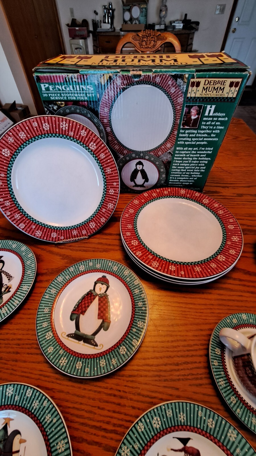 Debbie Mumm Christmas Penguins 20 Piece Dinnerware Set Sakura In Box