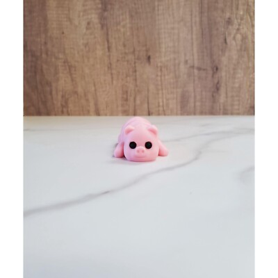 Pig Flexible 3D Printed Keychain | Includes Metal Keyring