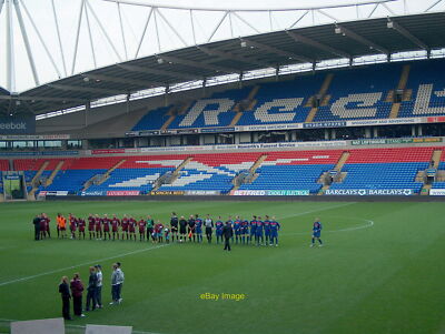 Foto 12x8 Das Reebok Stadium Heim der Bolton Wanderers. Die Teams sind Lini C2008