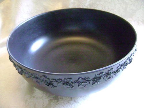 EXQUISITE WEDGWOOD BLACK BASALT JASPERWARE 10" CENTERPIECE BOWL GRAPEVINE DESIGN - Picture 5 of 7
