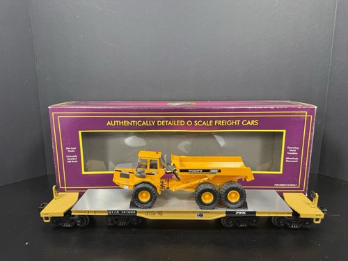 MTH 20-98499 TTUX 47' coche plano de alta resistencia con camión articulado Volvo A25C nuevo en caja | Zustand: Used