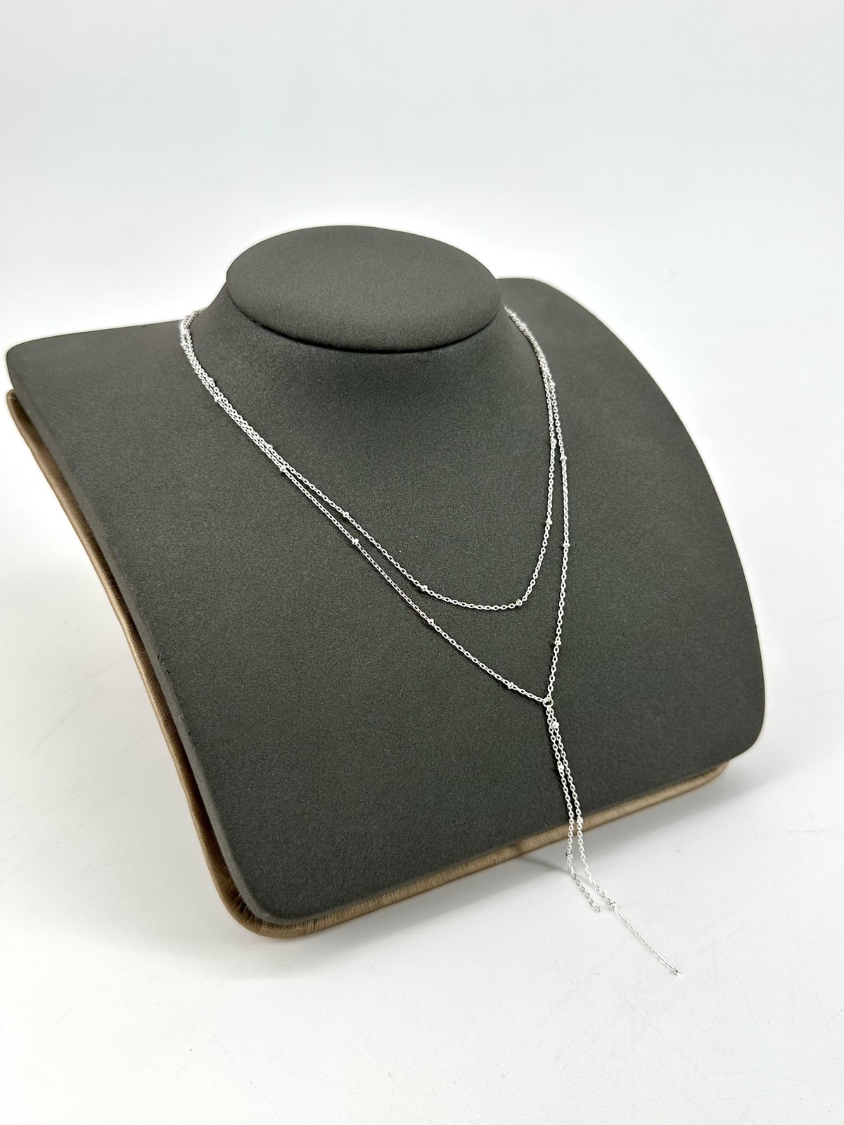 Collier double rangs argent à porter au quotidien ou pour une soirée élégante