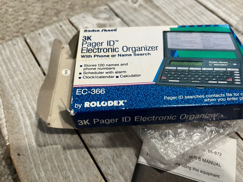 NUEVO SELLADO DE COLECCIÓN RADIO SHACK ROLODEX EC-366 3K Buscador ID Organizador Electrónico  Foto 4 de 4