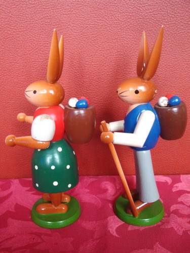 original Erzgebirge ESCO Osterhasen, Pärchen Wanderer mit Eierkorb 18,5 cm, alt - Bild 5 von 8