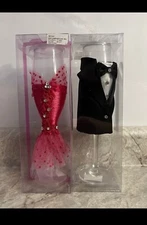 Wedding themed champagne glasses - bride and groom