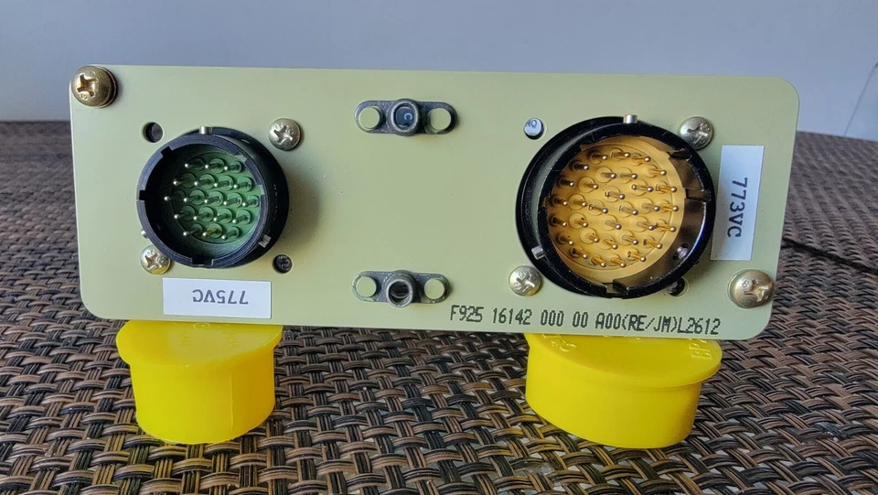 PANEL DE CONTROL AIRBUS 340, PUERTA CABINA BK UP - P/N: F9550027100397 - NUEVO Foto 4 de 4