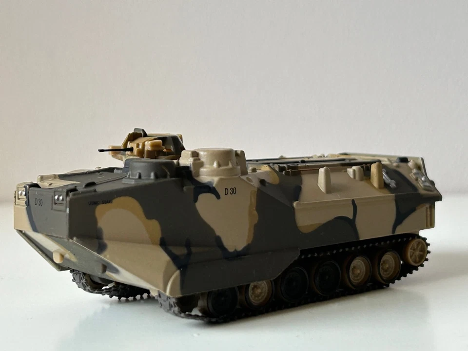 AAV-7A1 - 1991 Landing Vehicle USA Military Model Car Tank Diecast 1:72 Scale - Image 2 of 4