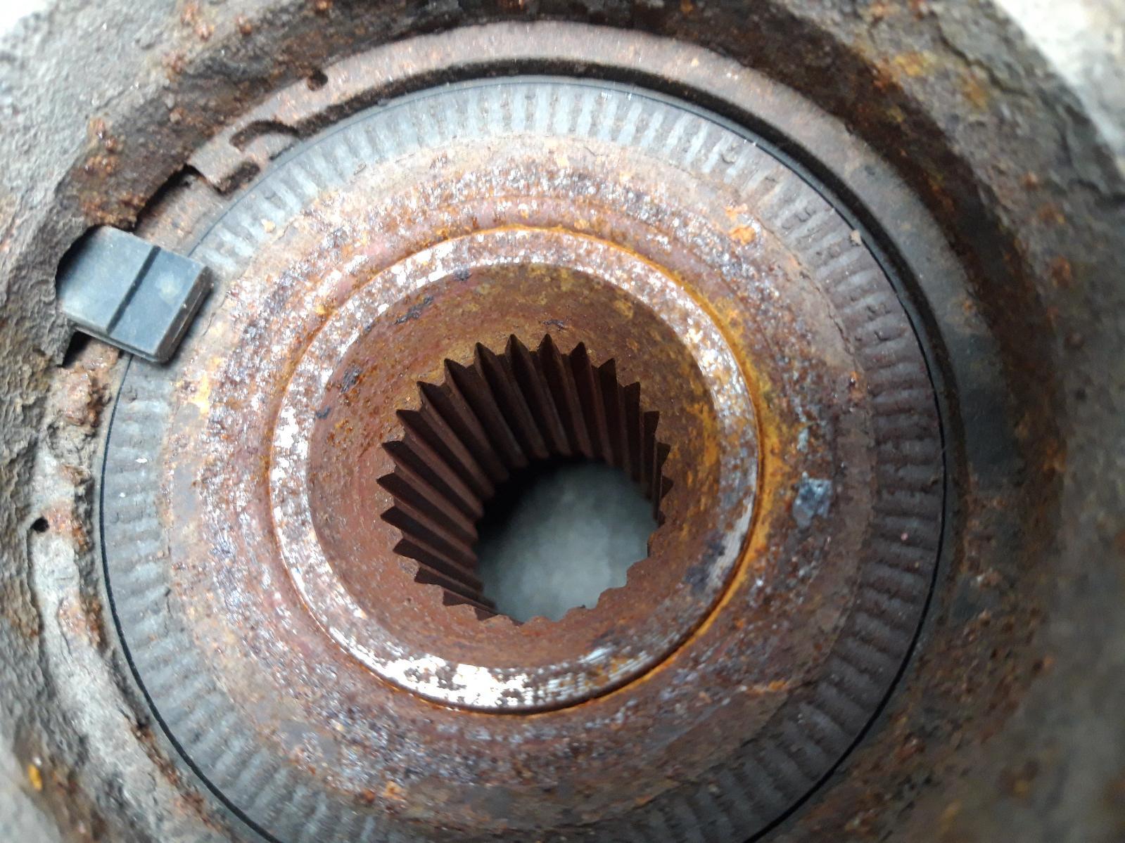 RENAULT MEGANE 08-12 Mk3 1.5 Diesel N/S Front Passenger Hub 