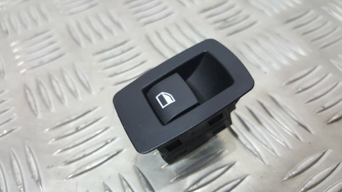 BMW 1 (F20/F21) 2017 Fensterheberschalter 9208106 GUST3576