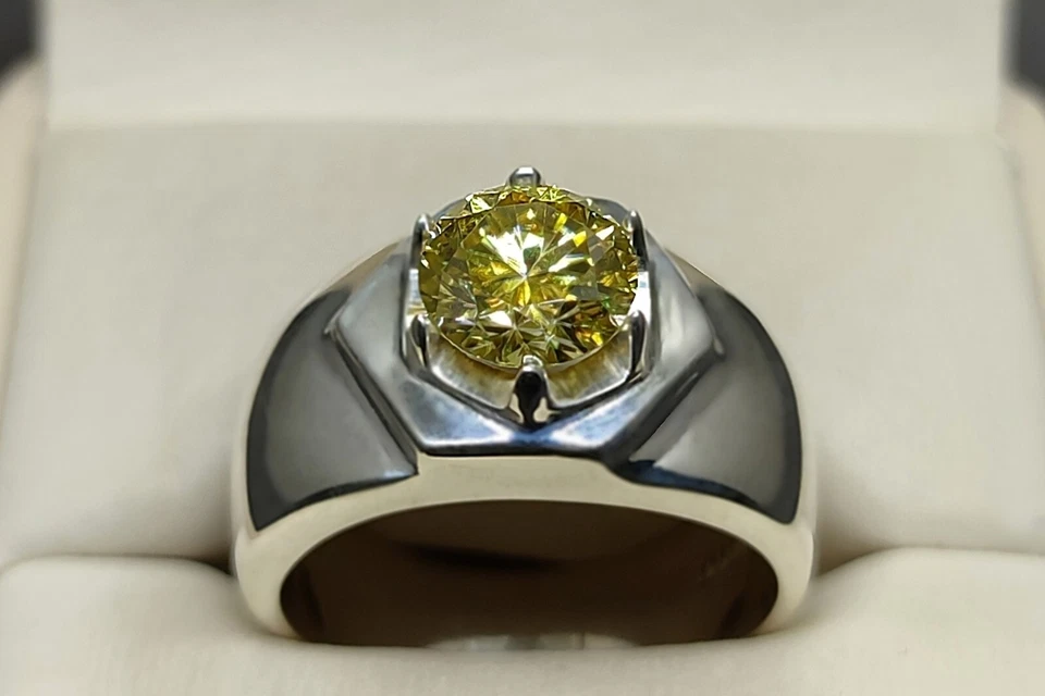 Round Cut Rare 2 Carat Yellow Moissanite Diamond 925 Silver Mens Star Shape Ring - Image 3 of 4