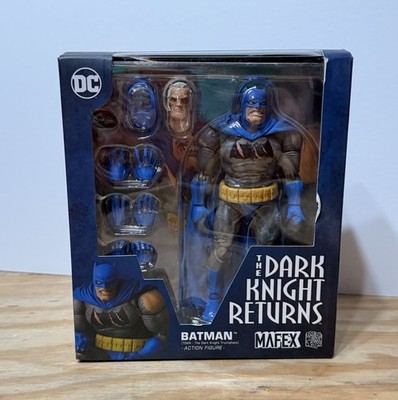 アメコミ MAFEX No.119 BATMAN a MAFEX No. 119 Batman The Dark Knight Returns Triumphant Authentic