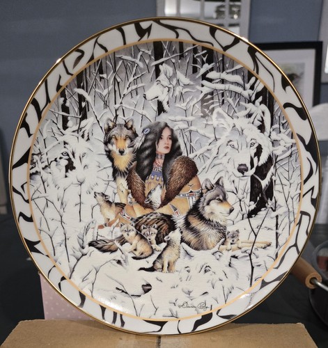 Bradford Exchange Native Harmony Wolf Porcelain Collector Plate Diana Casey COA