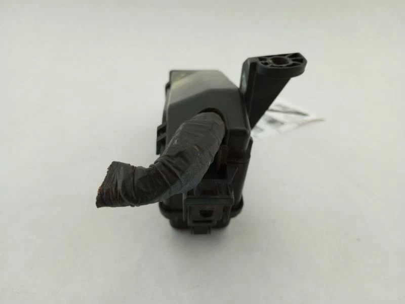 Lexus IS300 Sedan Engine Relays Compartment Fits 2001 2002 2003 2004 2005 - Image 4 of 4