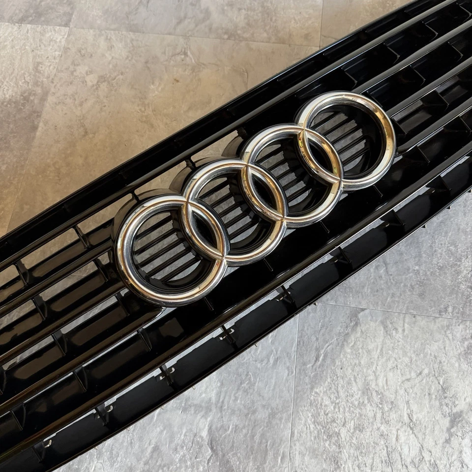 MK1 Audi TT parachoques superior parrilla central moldura original OEM 2003-2006 Foto 2 de 4