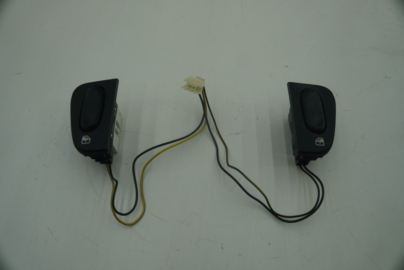 Center Dash Power Door Window Lift Control Switch 65520400 Ferrari 360 04 *Note*
