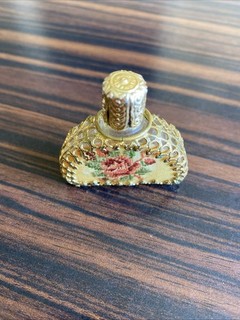Antiker Miniatur Parfümflakon – Petit Point Stickerei Rose – Vintage Wien 1950