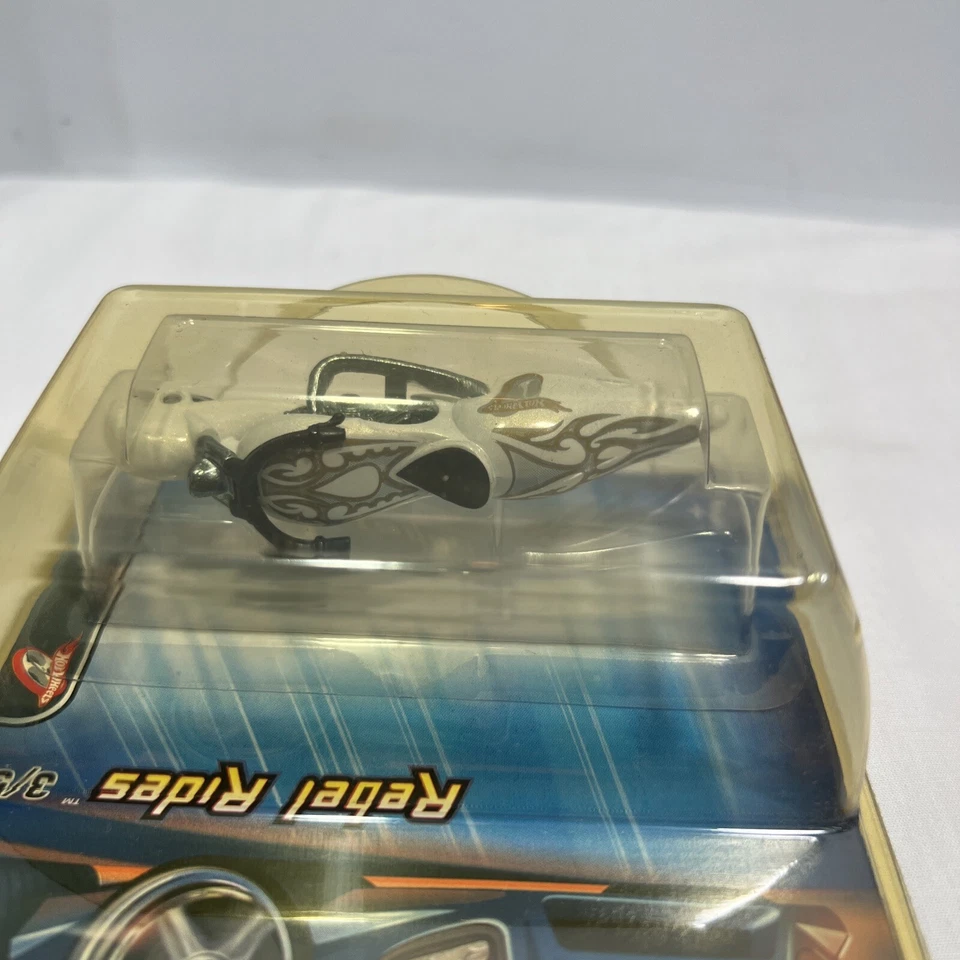 Hot Wheels Rebel Rides 3/5, W-OOZIE 2005-078, White ~ NEW SEALED - Image 4 of 4