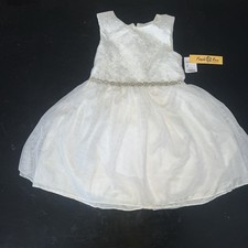 Sleeveless White Lace Formal  Tulle Dress With Embellished Waistline