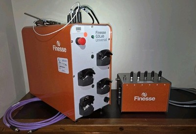 Finesse Universal G3 Lab Bio Reactor Controller w/TruFlow 6x3 Gas Manifold Great