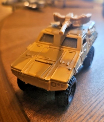 MAISTO PANHARD  VBL 4X4 1/47