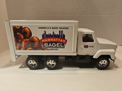 ERTL Manhattan Bagel Company International Box Delivery Truck 3605 New No Box