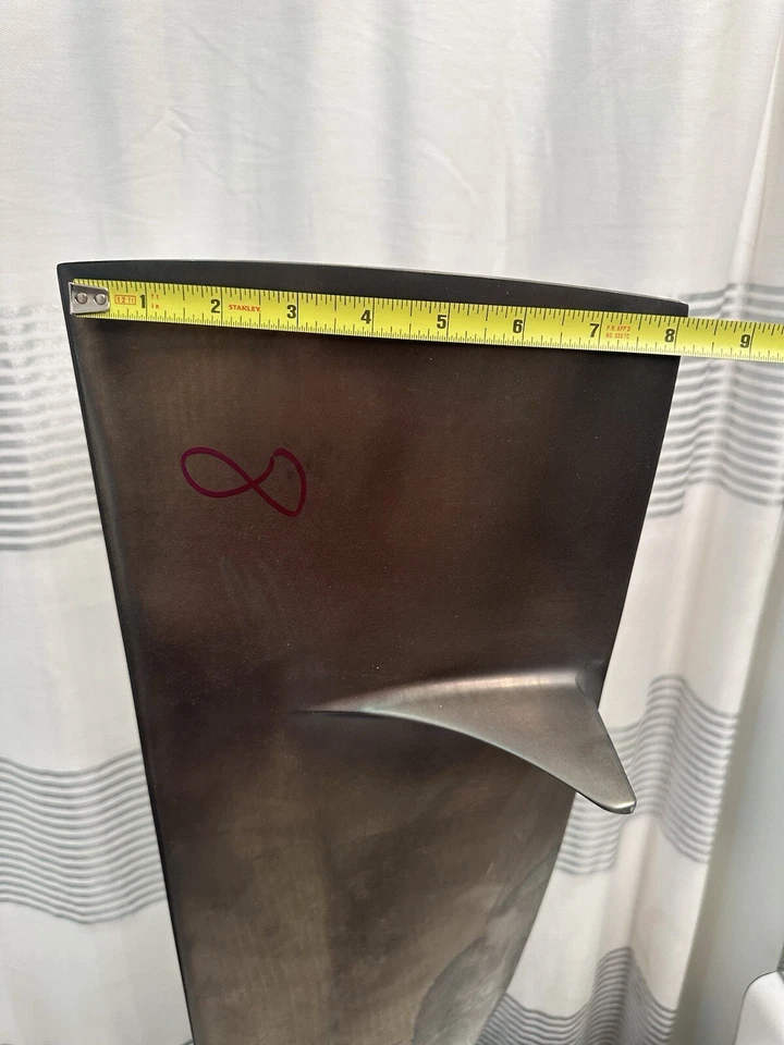 Boeing 737 CFM56 Titanium Jet Engine Fan Blade.  Aviation Desk Model Pilot Gift - Image 3 of 4