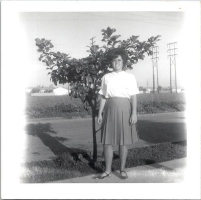 Chubby Curvy BBW Fat Sexy Woman Candid Snapshot Americana 1950s Vintage Photo