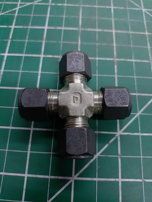#ad Parker 6 KBZ SS Stainless Hydraulic Compression Cross 3 8quot; Tube 10000psi $17.50