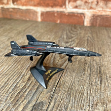 Avión SR-71 Blackbird USAF Diecast MAISTO con soporte usado