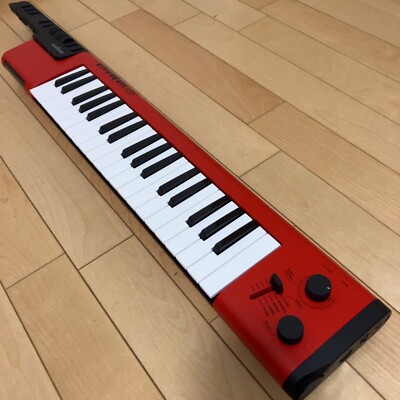 Yamaha Sonogenic SHS-500RD Keytar 37-Keys Electronic Keyboard