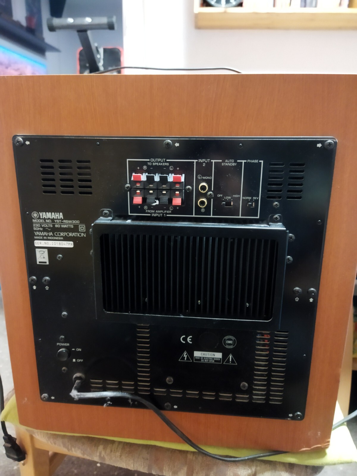 Yamaha YSTRSW300 Hochleistungs Subwoofer 270 Watt aktiv