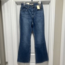 NWT 108 Womens Size 28x32 Levis Premium 70s High Flare Distressed Jeans