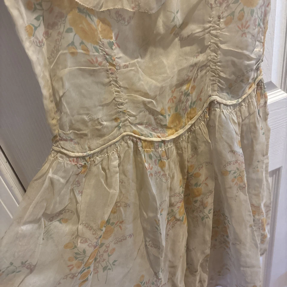 Vintage 1920-40's Delicate Floral Silk Dress. - Image 2 of 4