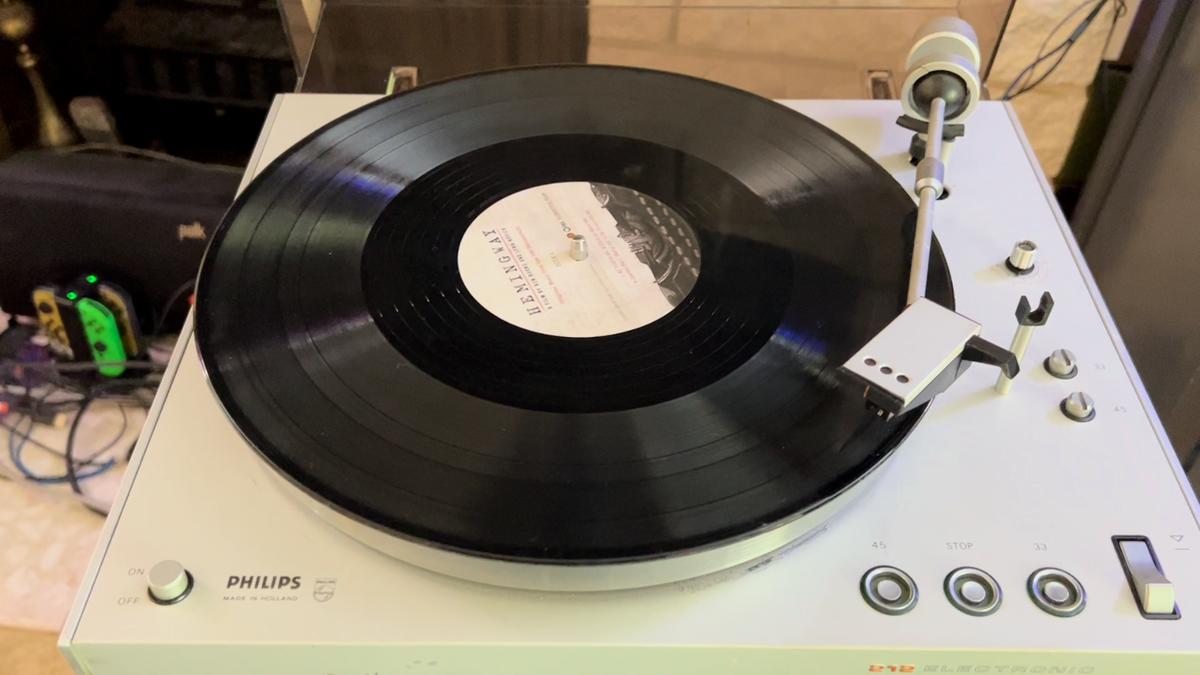 Philips Vintage Record Player Turntable 212 Wood Grain Belt-Drive