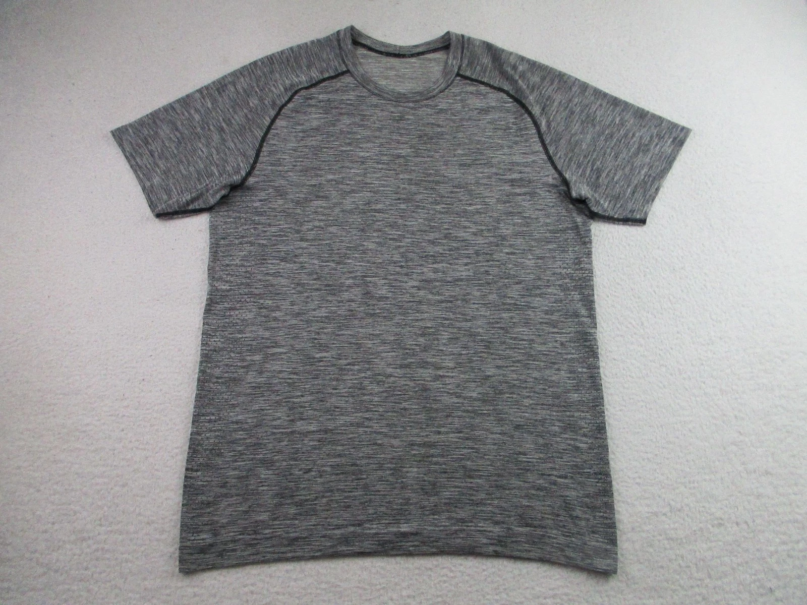 Lululemon Shirt Mens Medium Gray Heather Short Sleeve Seamless Athletic Raglan