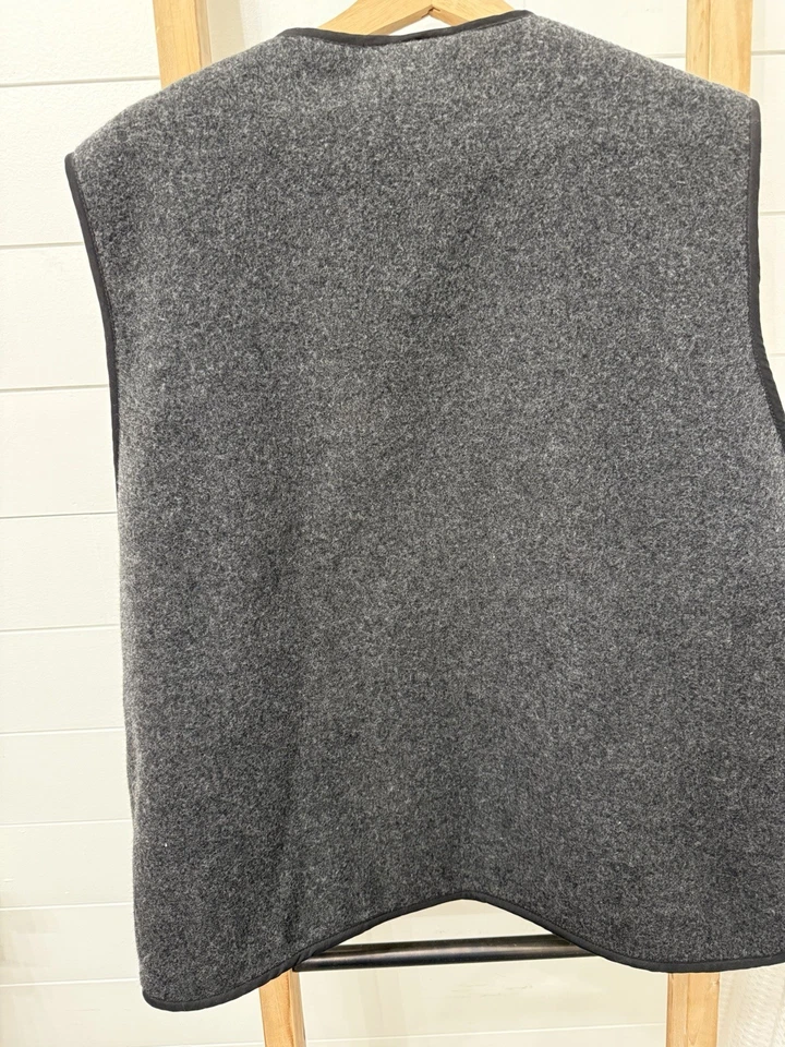 Cabela’s Mens Vest XL Grey Wool Blend Sherpa Lined Full Zip Pockets Outdoors - Image 3 of 3