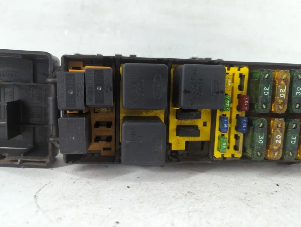 Mercury Mountaineer 1997 caja de fusibles caja de fusibles módulo de relé F67b-14a003-aa AGO7Z Foto 3 de 4