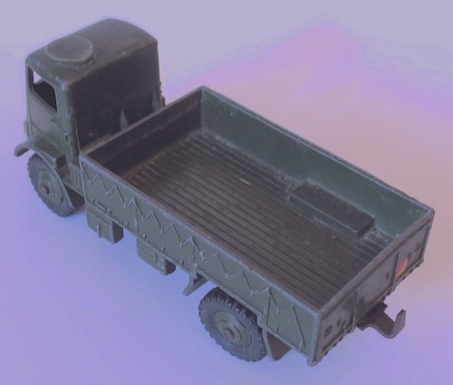 Dinky Toys No.623 Army Covered Wagon WWII Bedford 3-ton QL Truck (1954-63). - Picture 9 of 15