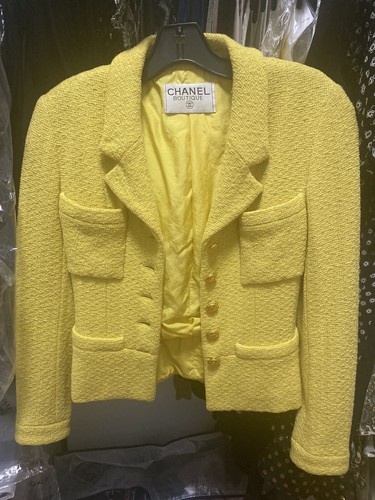 Chanel yellow tweed jacket XXS RARE Woman or Teenager. Day to evening stunner! - Picture 3 of 11