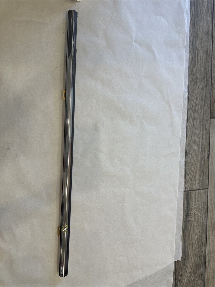2021-2022 CADILLAC ESCALADE FRONT RIGHT DOOR EXTERIOR MOLDING OEM
