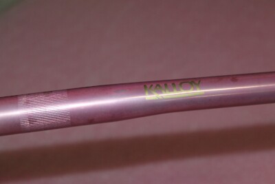 Guidon VTT Kalloy Uno 25.4 Anodisé Rose - 143g, Look Vintage Pour Vélo De Montagne !