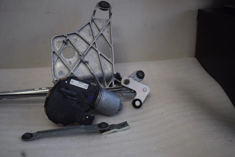 2015-2016 AUDI Q7 МЕХАНИЗМ ЛОБОВОГО СТЕКЛА МОЛДИНГ ЗАВОДСКОЙ OEM - Изображение 3 из 4