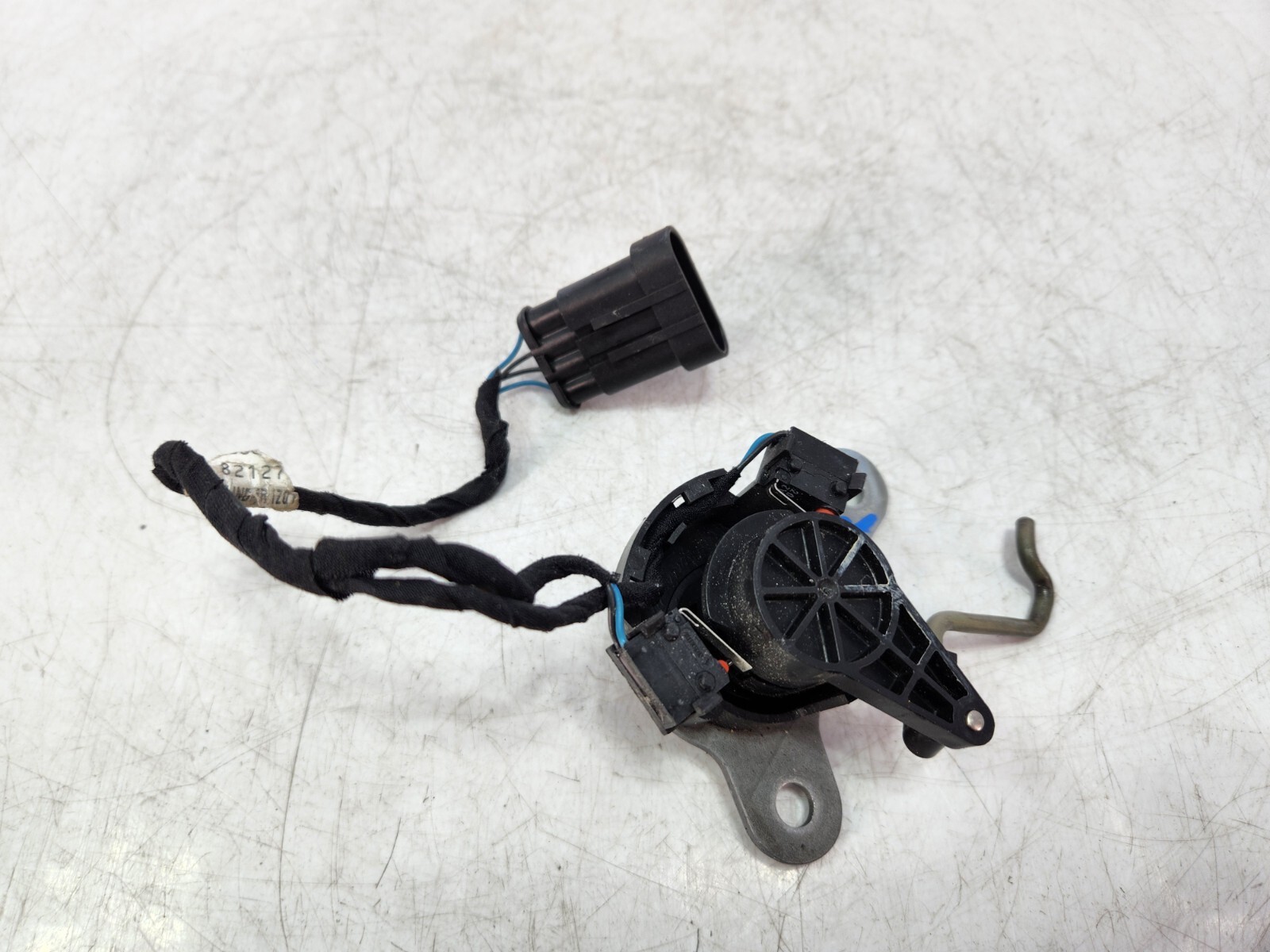 ✅ 11-16 OEM Ferrari FF Front Left Driver Side Door Lock Cylinder