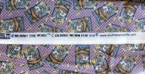 * Tela púrpura Debbie Mumm Tisket a Tasket 1 yarda X 44" - Imagen 2 de 3