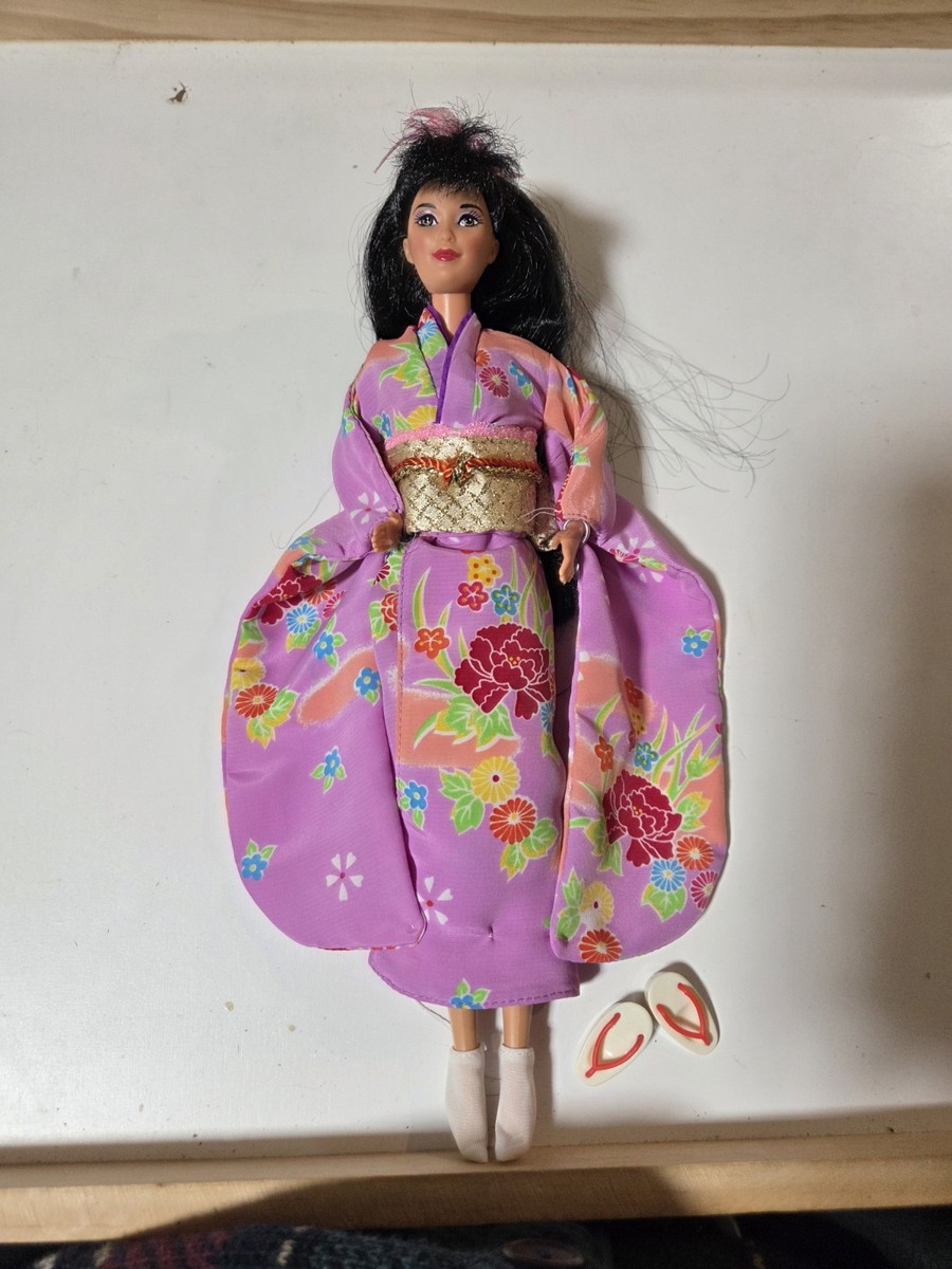 Japanese Barbie 1995 Dolls of The World Collection #14163 for sale