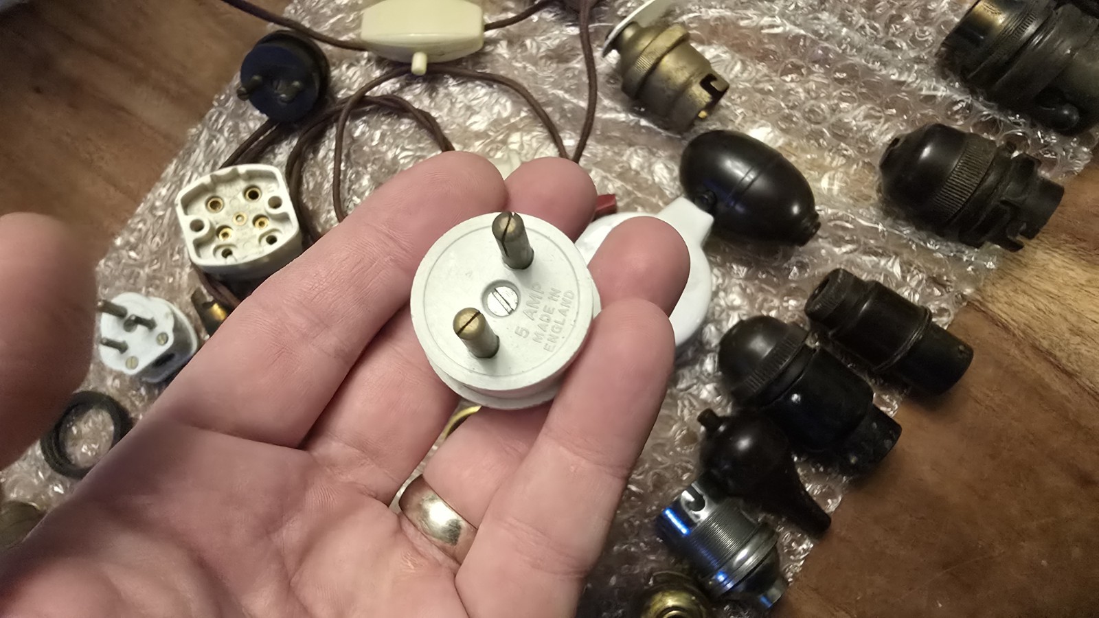 vintage joblot light switches including bakerlite, Copper And More